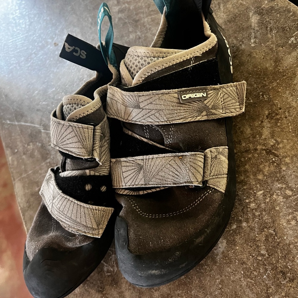 SCARPA Men's Black Climbing Shoes